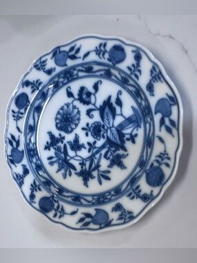 Vintage Meissen Blue Onion Scalloped Germany Salad Plate, 8 1/8" Diameter